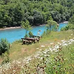 موتيل بافاريا 3* فوتشا
